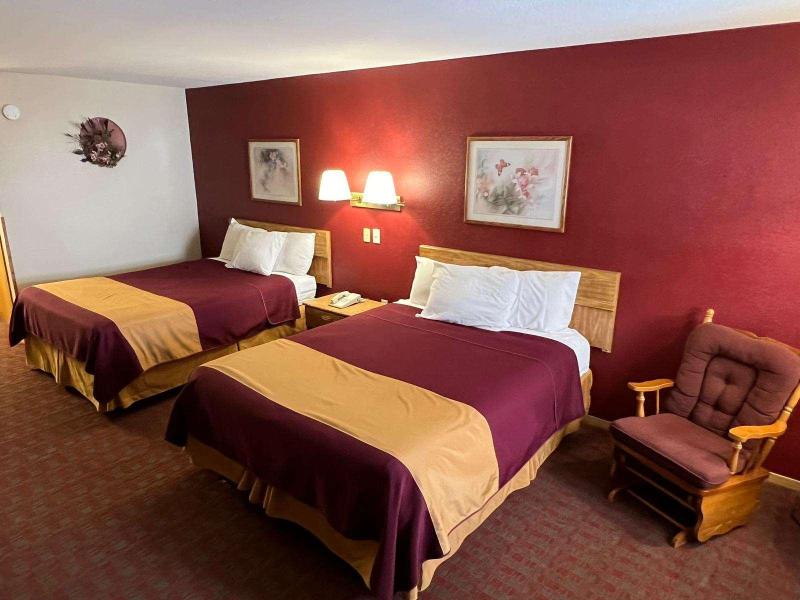 Americas Best Value Inn Suburban Motel - photo 17