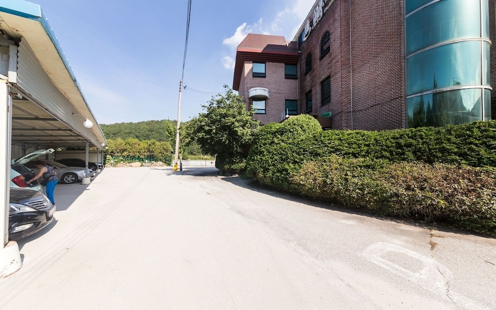 Feel Motel in Unknown City, South Korea