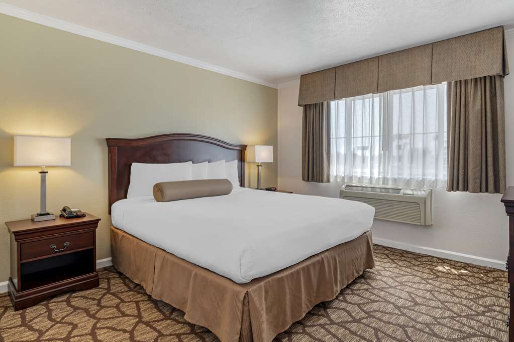 Best Western Salinas Monterey Hotel - photo 8