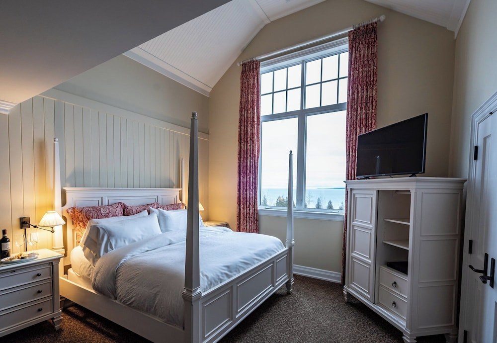 The Inn at Cobble Beach - carbon neutral hotel in Owen Sound