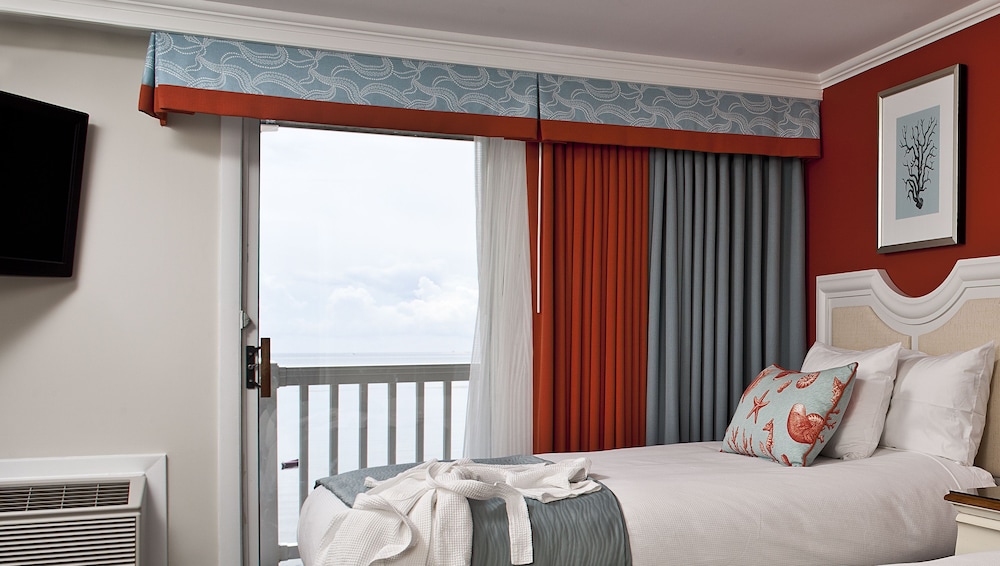 Surfside Hotel and Suites - photo 2