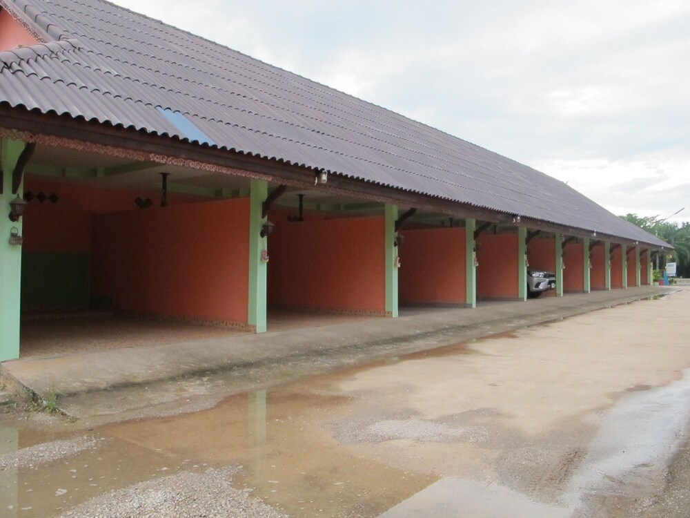 Buachompoo Resort Suratthani in Surat Thani, Thailand