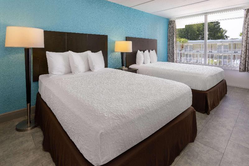 Travelers Inn - photo 35