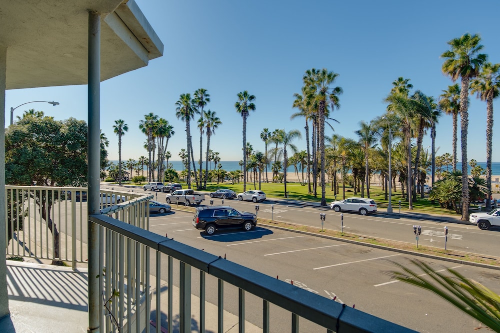 Bayside Hotel - photo 48