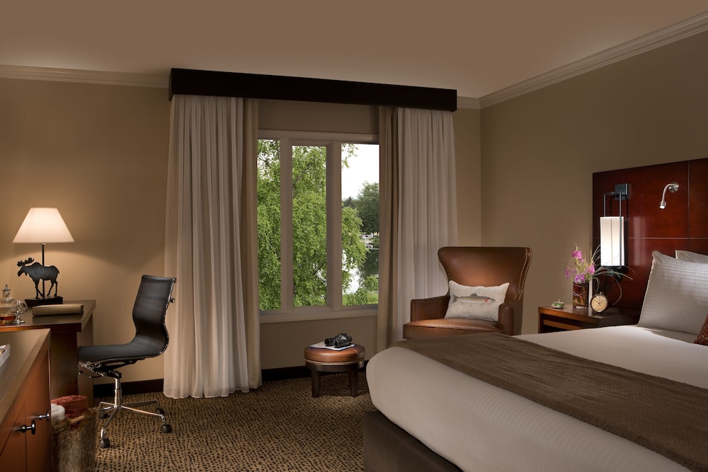 The Lakefront Anchorage - photo 5