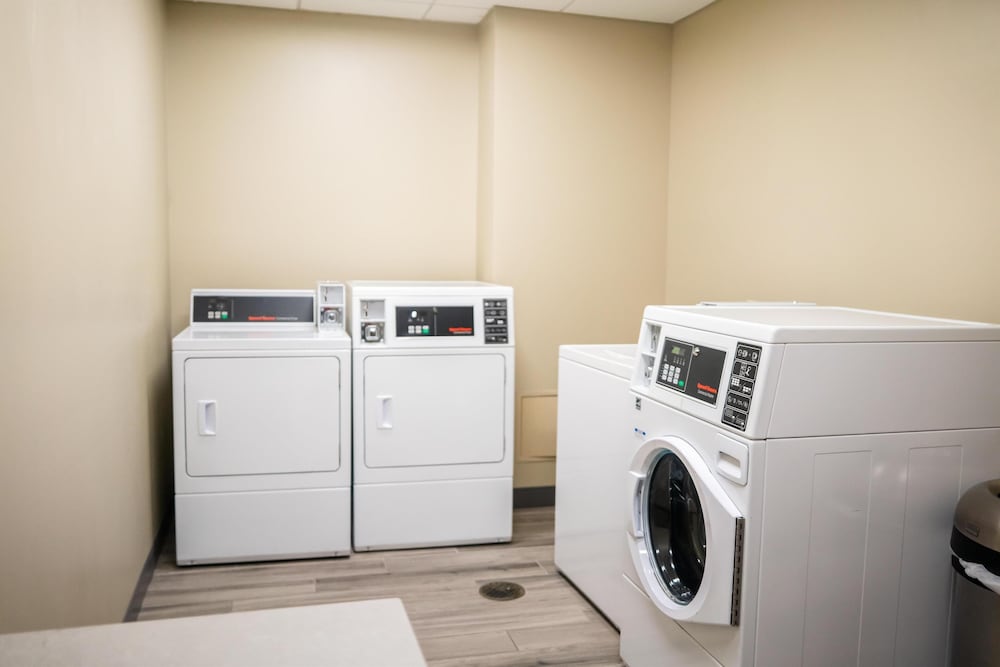Hampton Inn Gonzales - photo 33