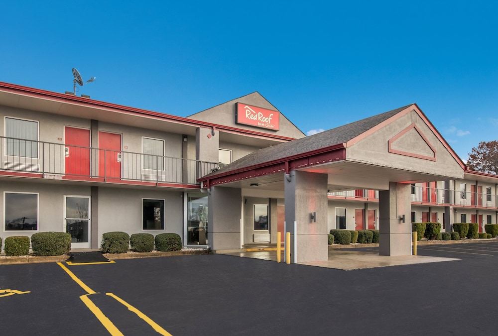 Red Roof Inn & Suites Jackson TN - featured photo