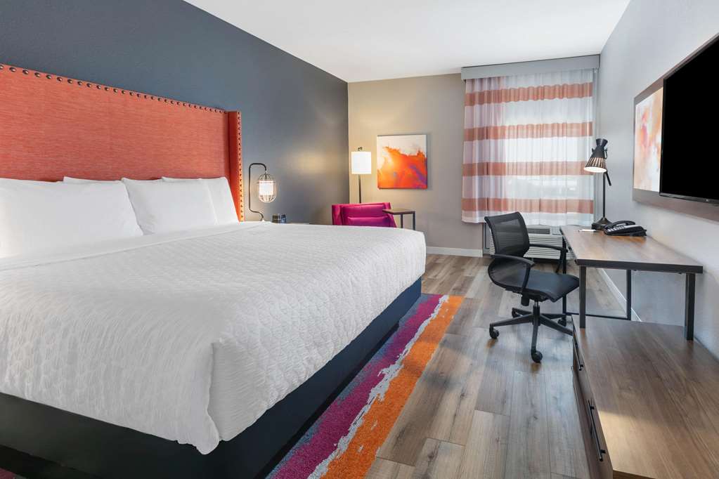 La Quinta Inn & Suites by Wyndham Lewisville - photo 37