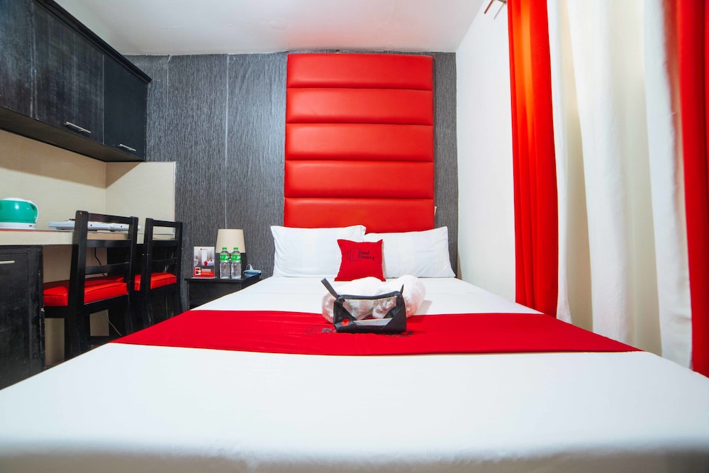 Reddoorz Near Mcarthur Highway in Mabalacat City, Philippines