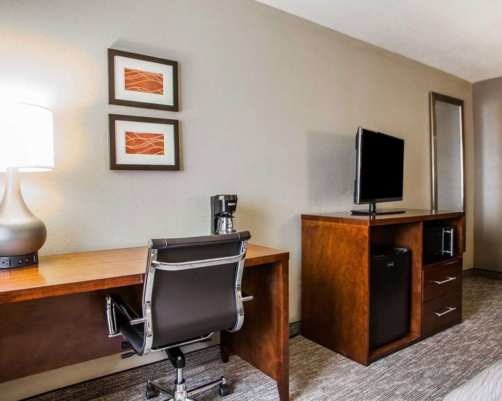 Comfort Inn Marshalltown South - photo 8
