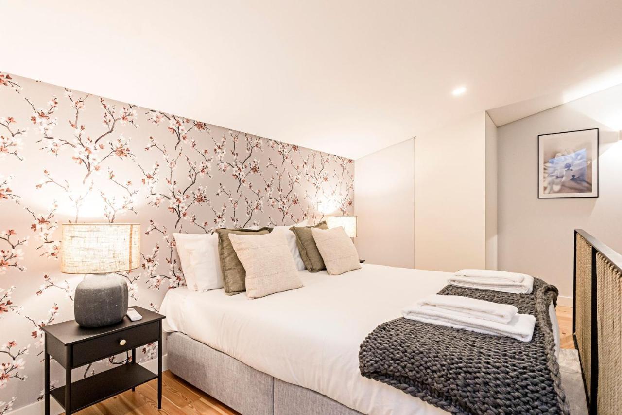 Bonfim Elegant Duplex w AC by LovelyStay — 4-Star Luxury Hotel in Porto, Portugal