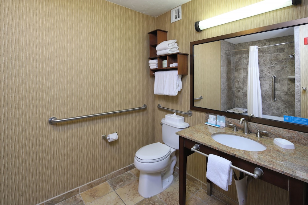 Hampton Inn & Suites Tucson Mall - photo 8