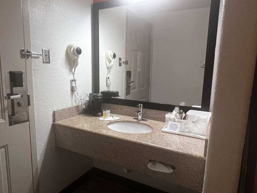 Howard Johnson by Wyndham Galveston - photo 28