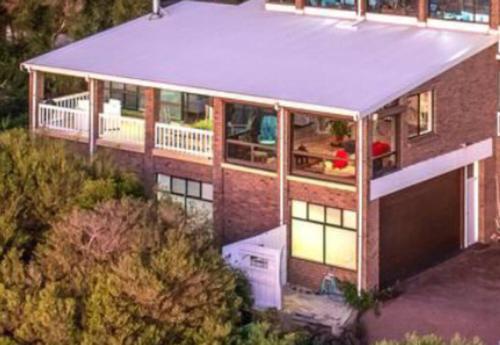 Beachfront Villa by Peppy Beach Retreats — 4-Star Luxury Hotel in Capel, Australia
