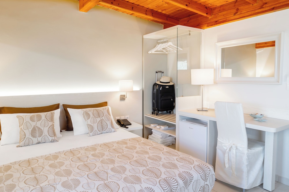 Athos Guest House Pansion — 4-Star Luxury Hotel in Ouranoupolis, Greece