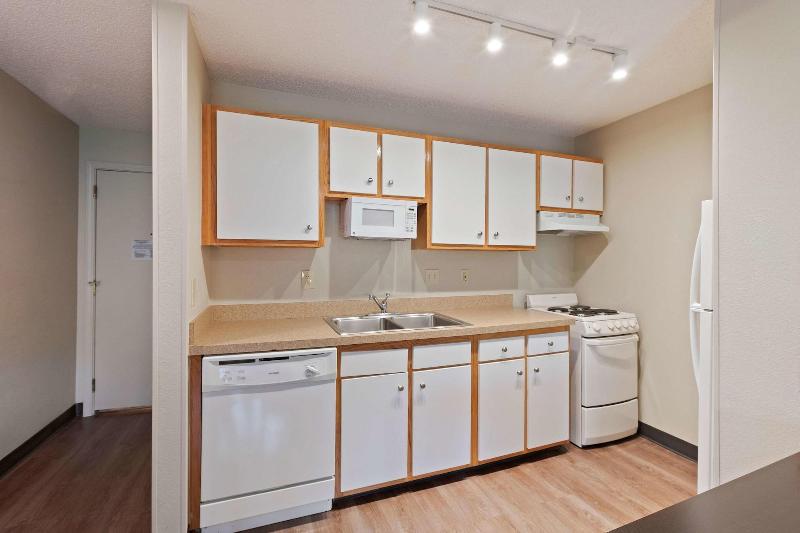 Extended Stay America Charlotte University Place E. McCullough Dr. - photo 25