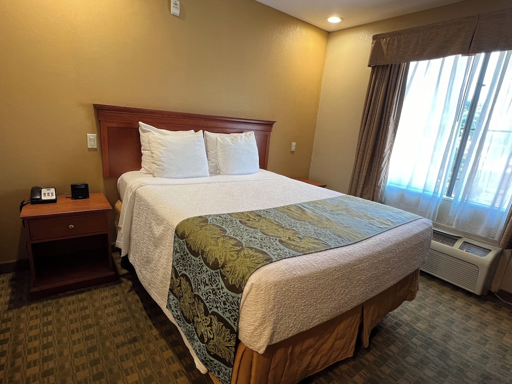 Pleasant Hill Inn - photo 8
