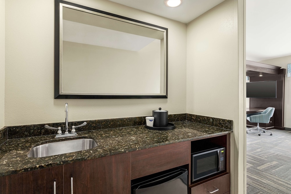 Hampton Inn New Albany - photo 30