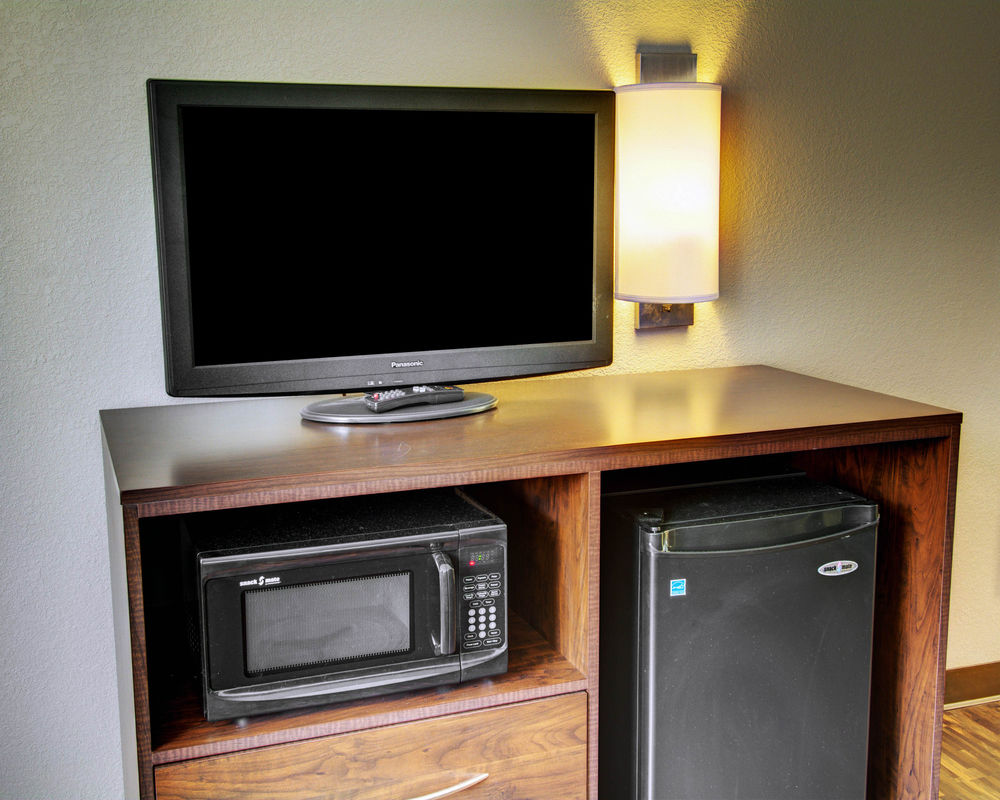 Econo Lodge Takoma Park - photo 22