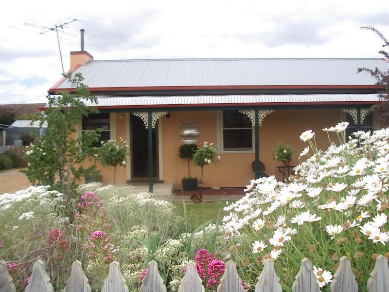 Penola Cottages and Retreats — hotel in Penola