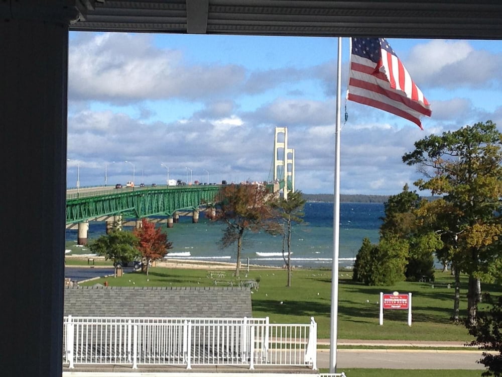 Parkside Inn Bridgeview - photo 26