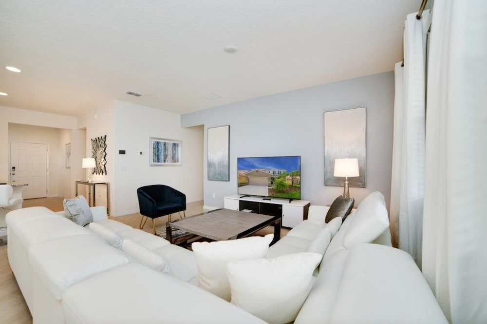 Amazing 5 Bedroom Solterra New Resort Home 5 Villa by RedAwning Davenport - photo 18