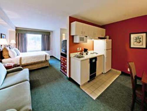 Hawthorn Suites by Wyndham Sacramento - featured photo