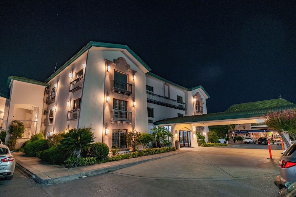 Quinta Dorada Hotel and Suites