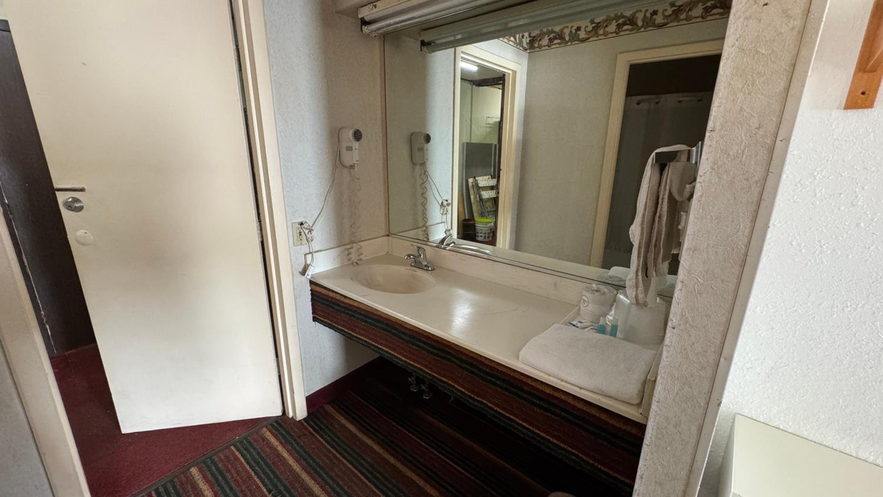Rodeway Inn Dunmore - photo 17