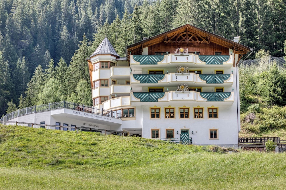 Hotel Edelweiss Schlössl in Kappl, Austria