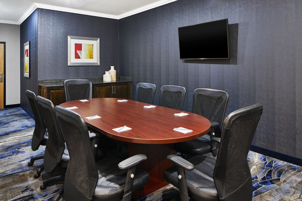 Fairfield Inn and Suites Gainesville - photo 24