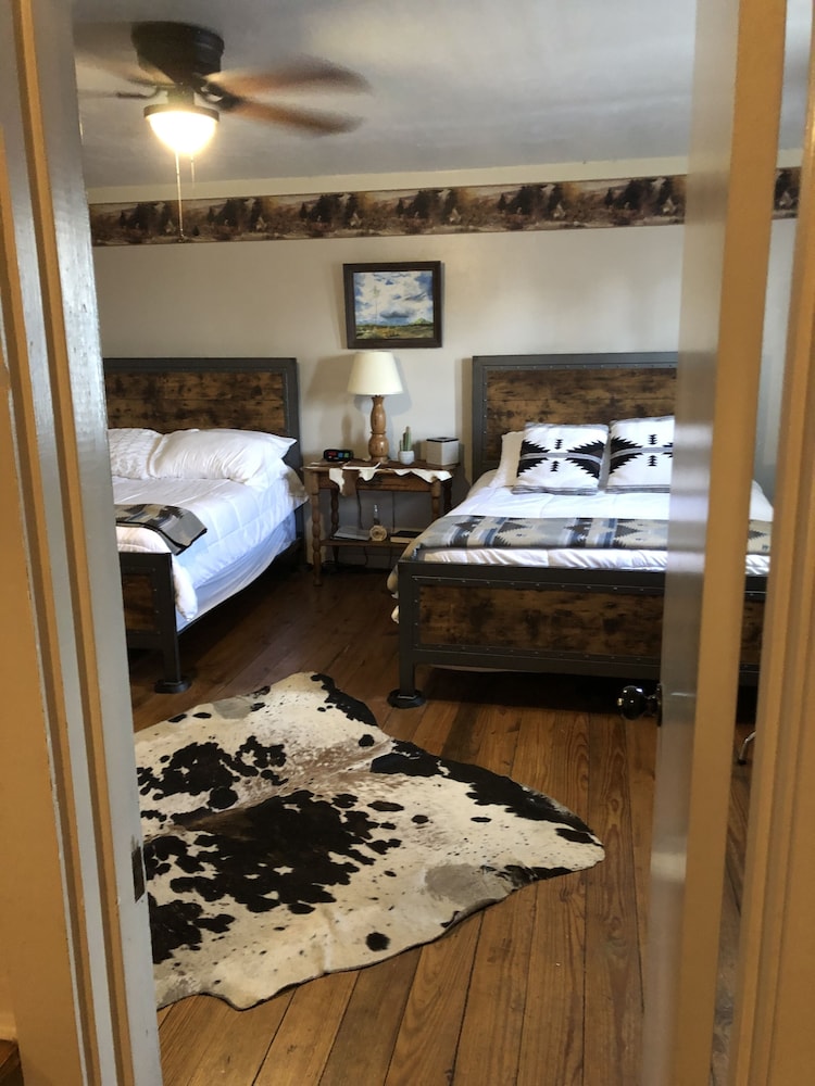 Fort Davis Drug Store Hotel - photo 23