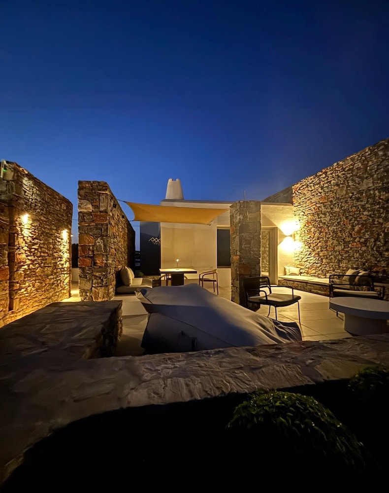 Pentanemi Folegandros — Folegandros