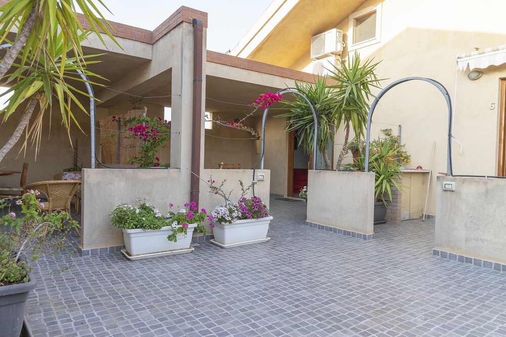 Case Fiorite — hotel in Riola Sardo