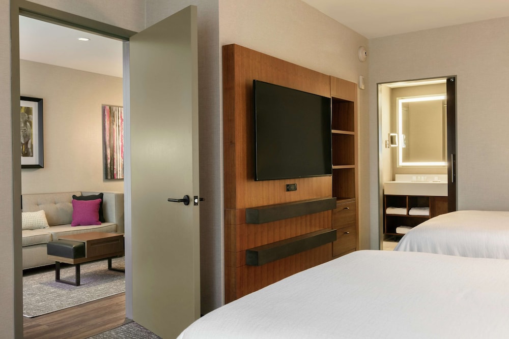 Embassy Suites by Hilton Berkeley Heights - photo 24