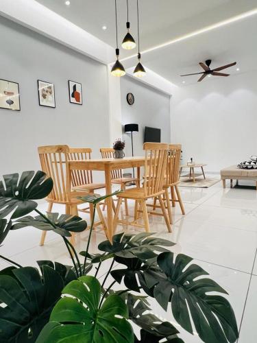 Inn Homestay 1st Floor Unit — 4-Star Luxury Hotel in Teluk Intan, Malaysia