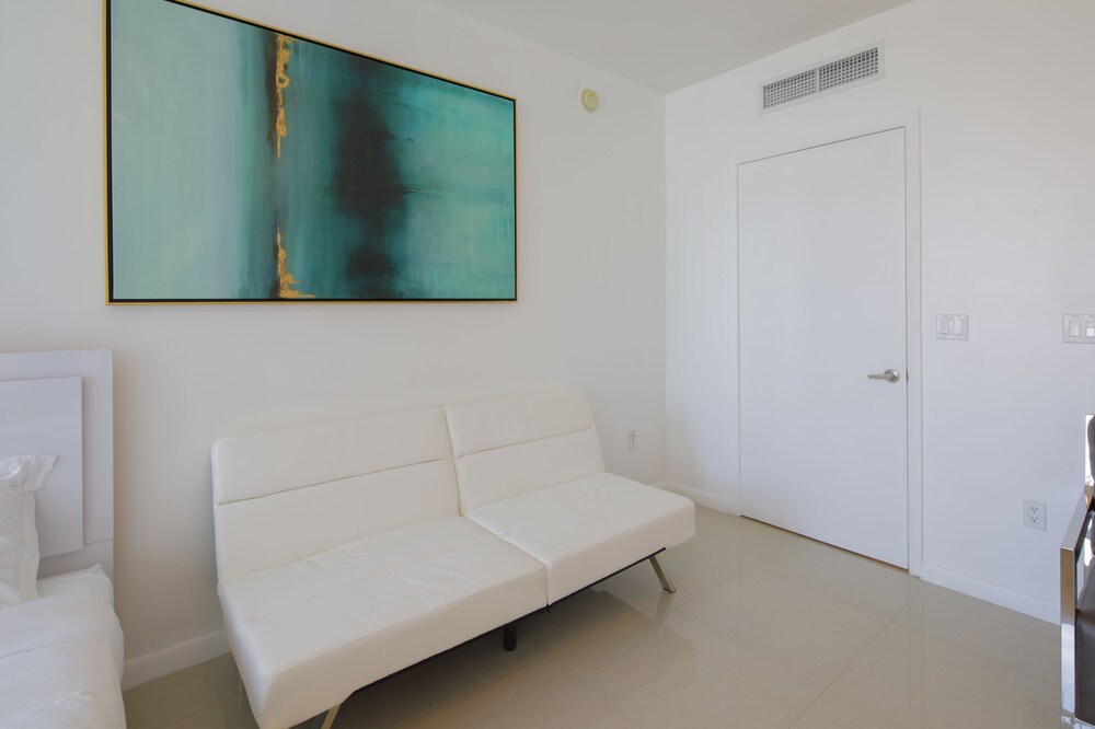 Icon Brickell Downtown W Miami Suites - photo 5