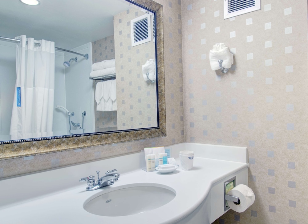Hampton Inn & Suites Boston Crosstown Center - photo 31