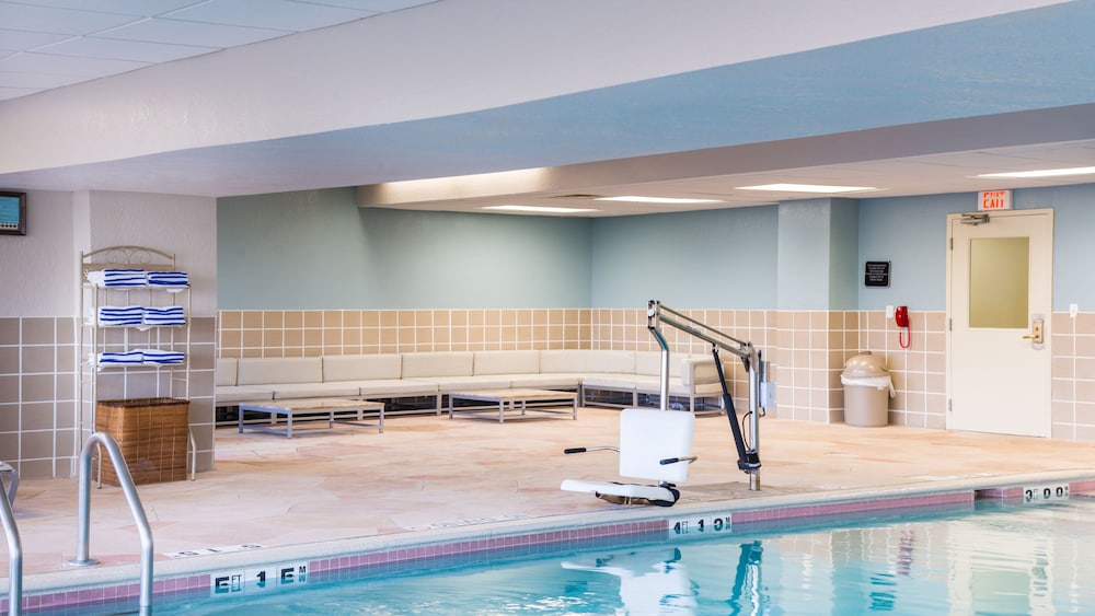 Holiday Inn Hotel & Suites Warren by IHG - photo 27