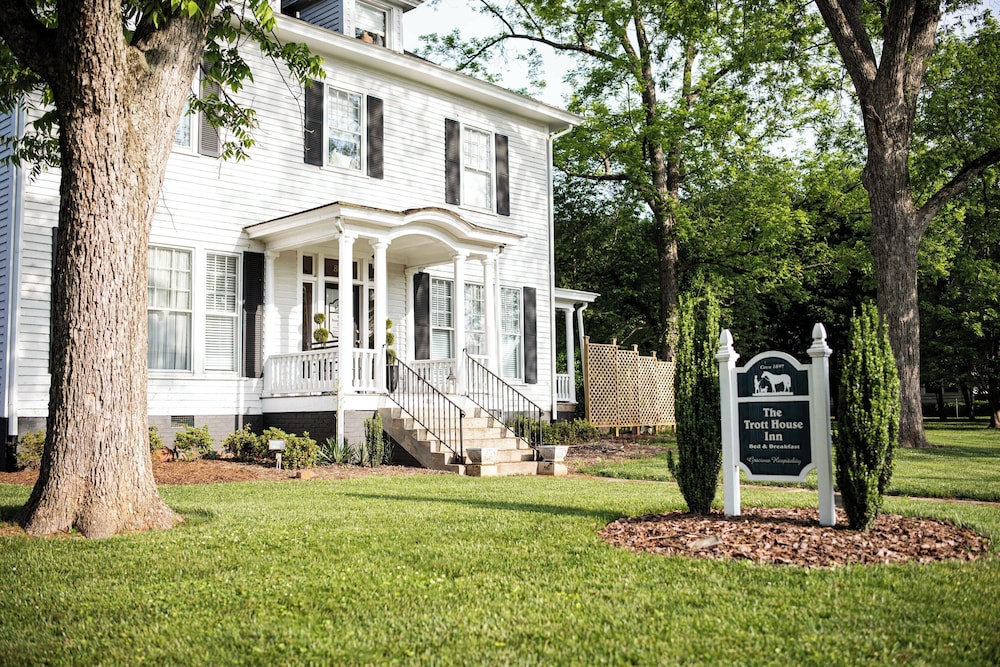 The Trott House Inn - photo 41