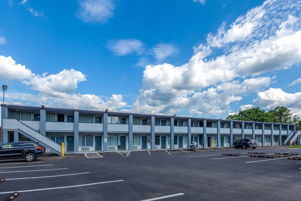 Travelodge By Wyndham Charles Town Harpers Ferry - photo 30