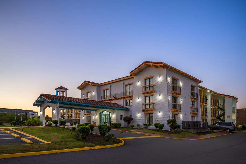 Days Inn by Wyndham Richmond South - photo 4