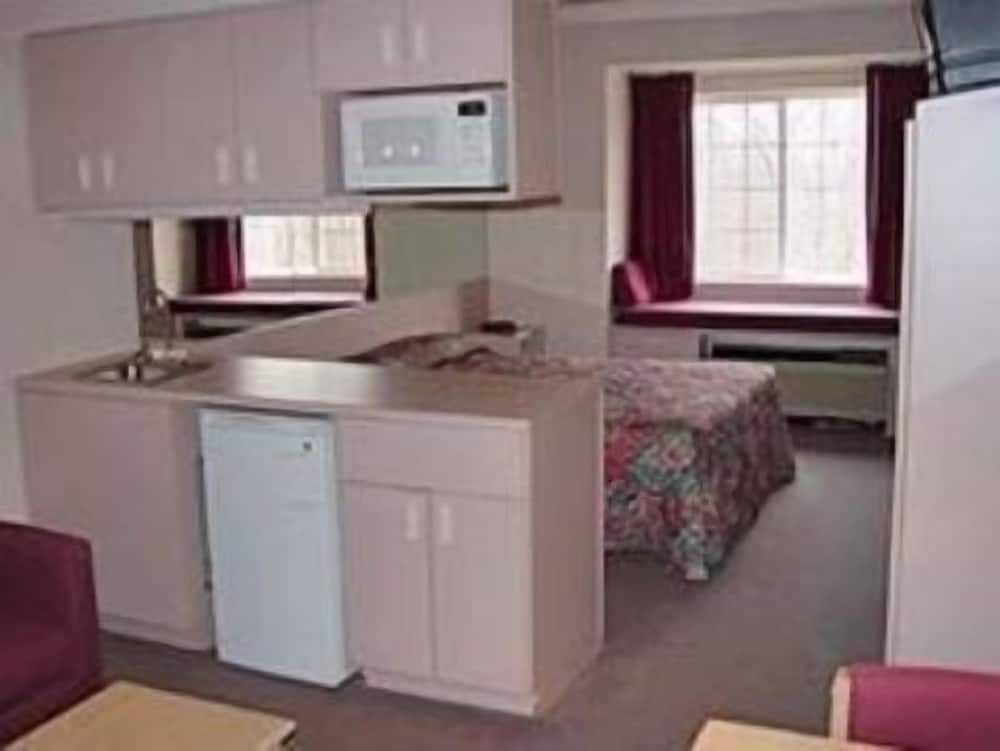 Patti's Inn & Suites - photo 15