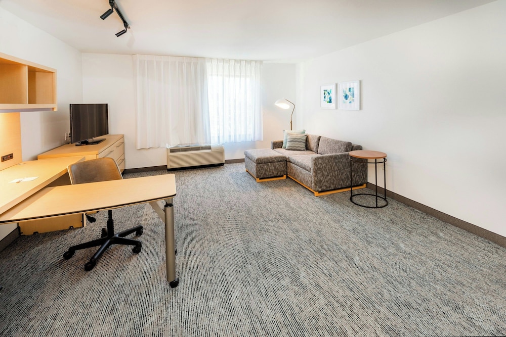 Towneplace Suites by Marriott Broken Arrow - photo 30