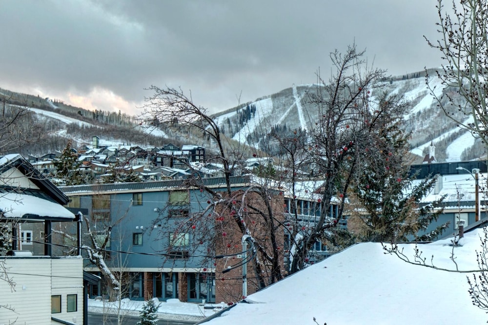 Park City KBM Resorts Walk To Main Street And To Park City Mountain Hot Tub On Free Citywide Bus Route 2 Units 8 Bedrooms Ml 1341 in Bridgeport, United States