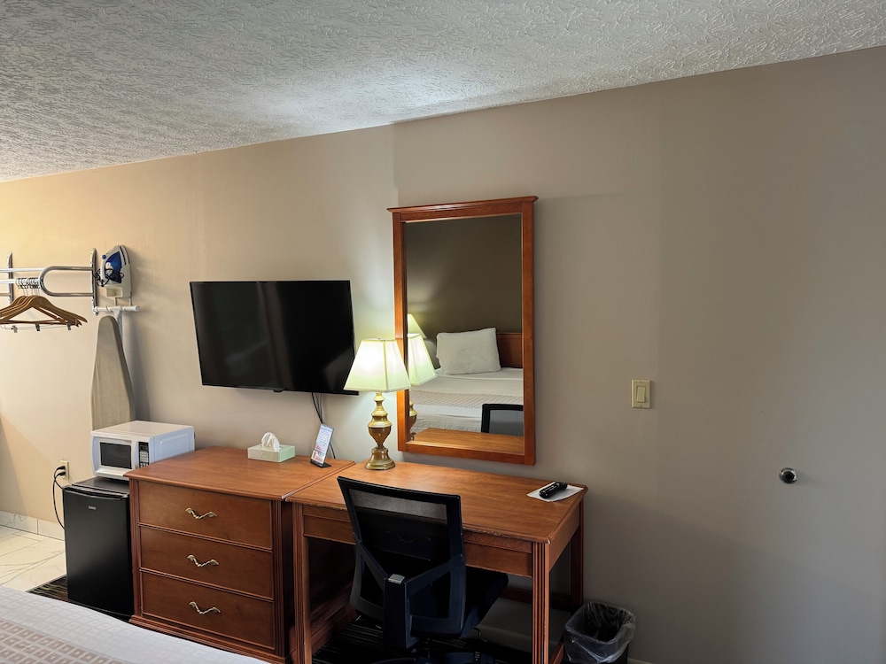 South Shore Inn - photo 9