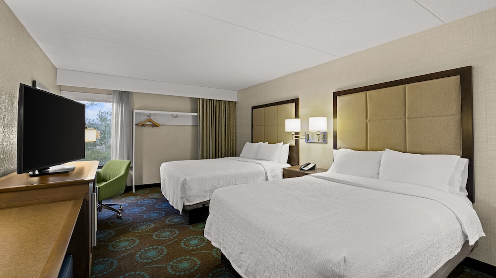 Hampton Inn Bloomington - photo 12