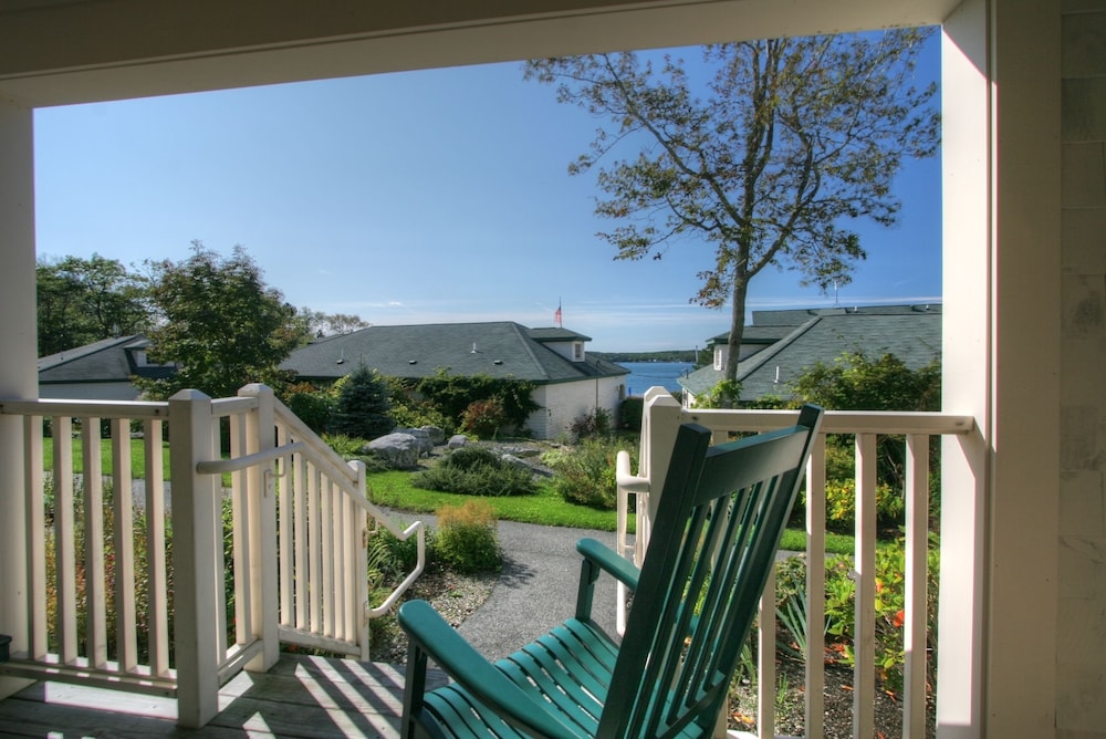 Spruce Point Inn - photo 17