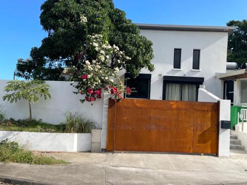 Villa MYA Location — 4-Star Luxury Hotel in Saint-Pierre, Réunion