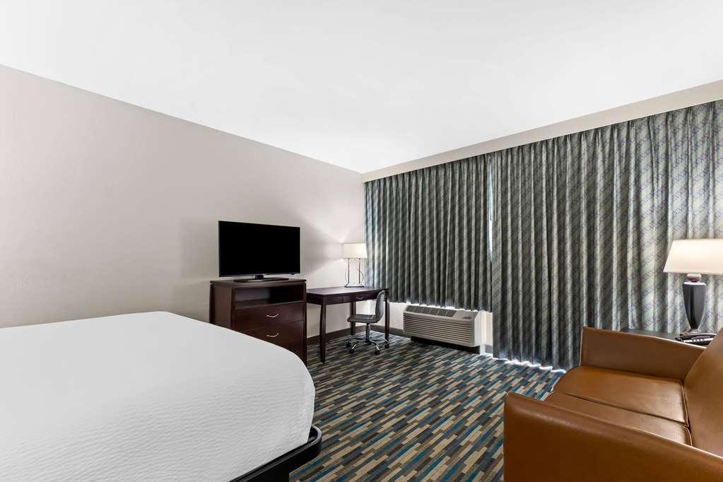 Days Inn & Suites by Wyndham Mesa Near Phoenix - photo 40